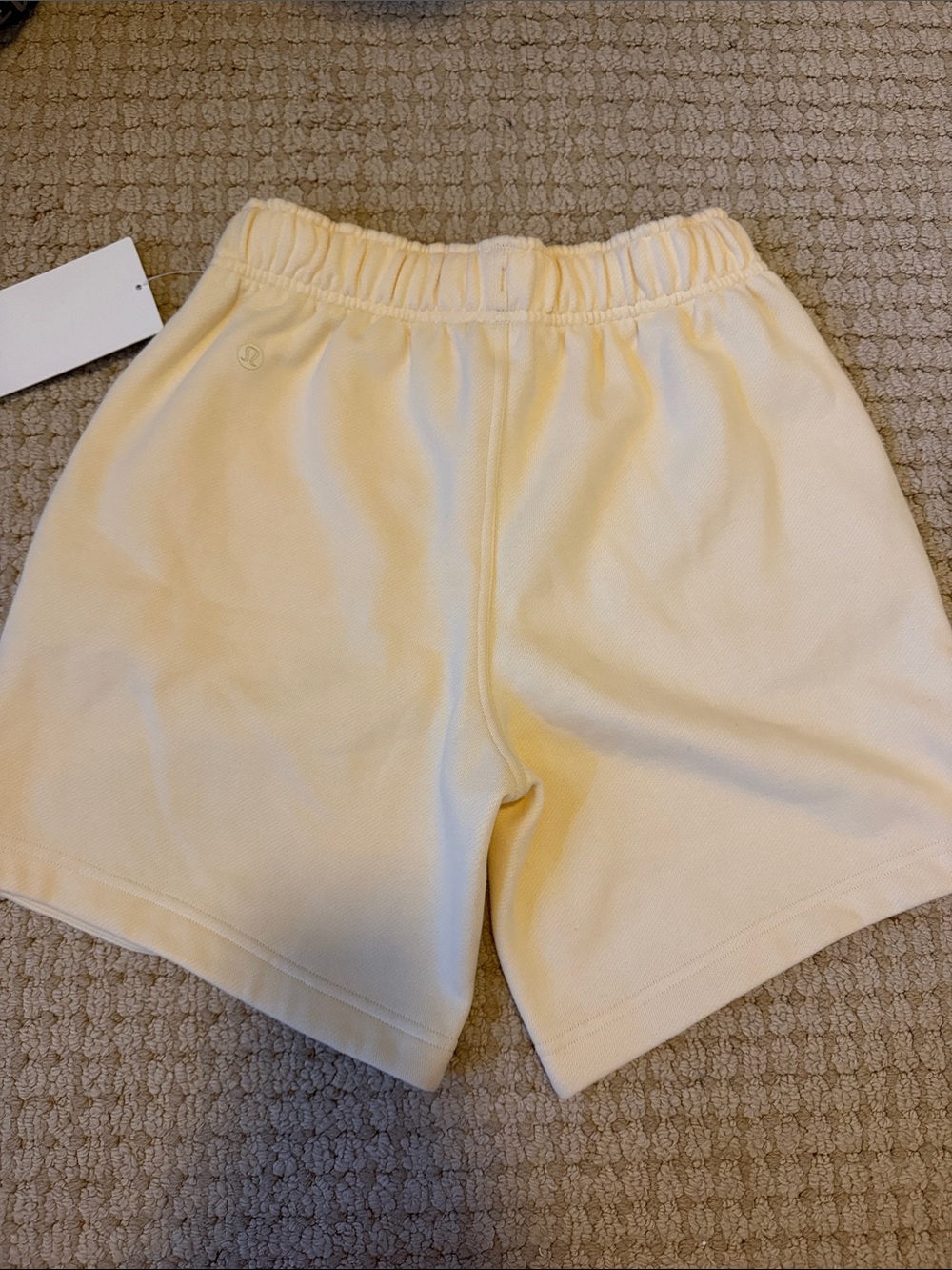 lululemon Scuba Oversized MR Short 7 - Picture 2 of 3
